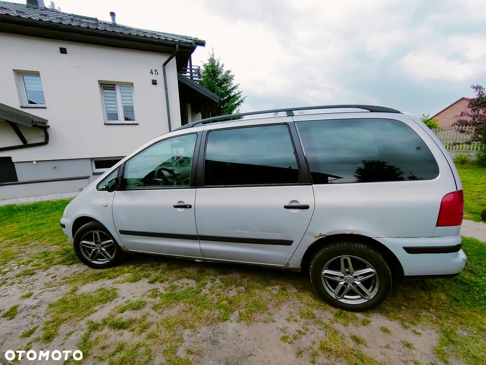 Volkswagen Sharan 2.0 Basis - 6