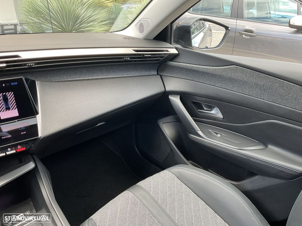 Peugeot 408 1.2 PureTech Allure EAT8 - 34