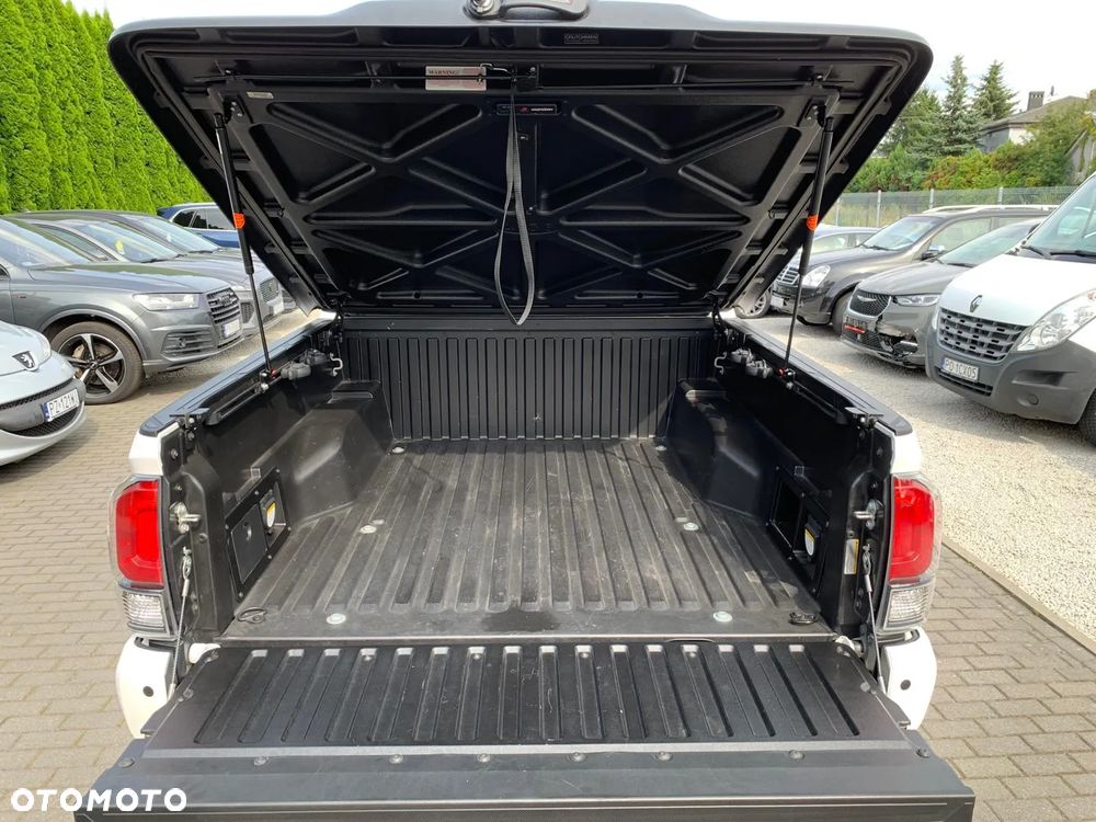 Toyota Tacoma - 23