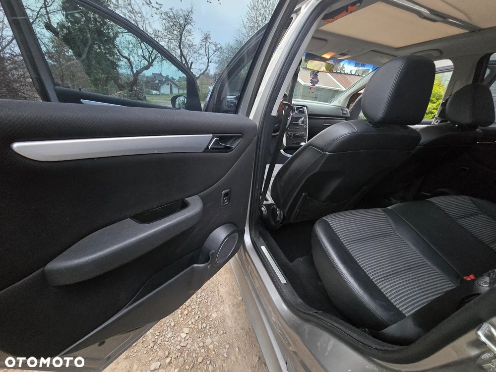 Mercedes-Benz Klasa B 200 CDI DPF Autotronic SPORT EDITION - 12