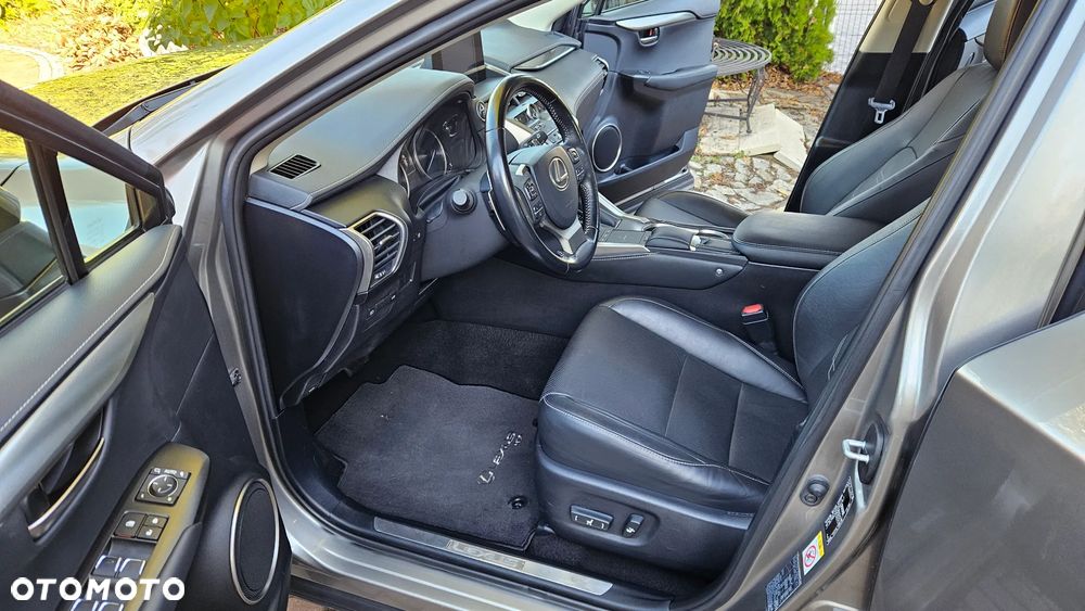 Lexus NX 300h Prestige AWD - 21