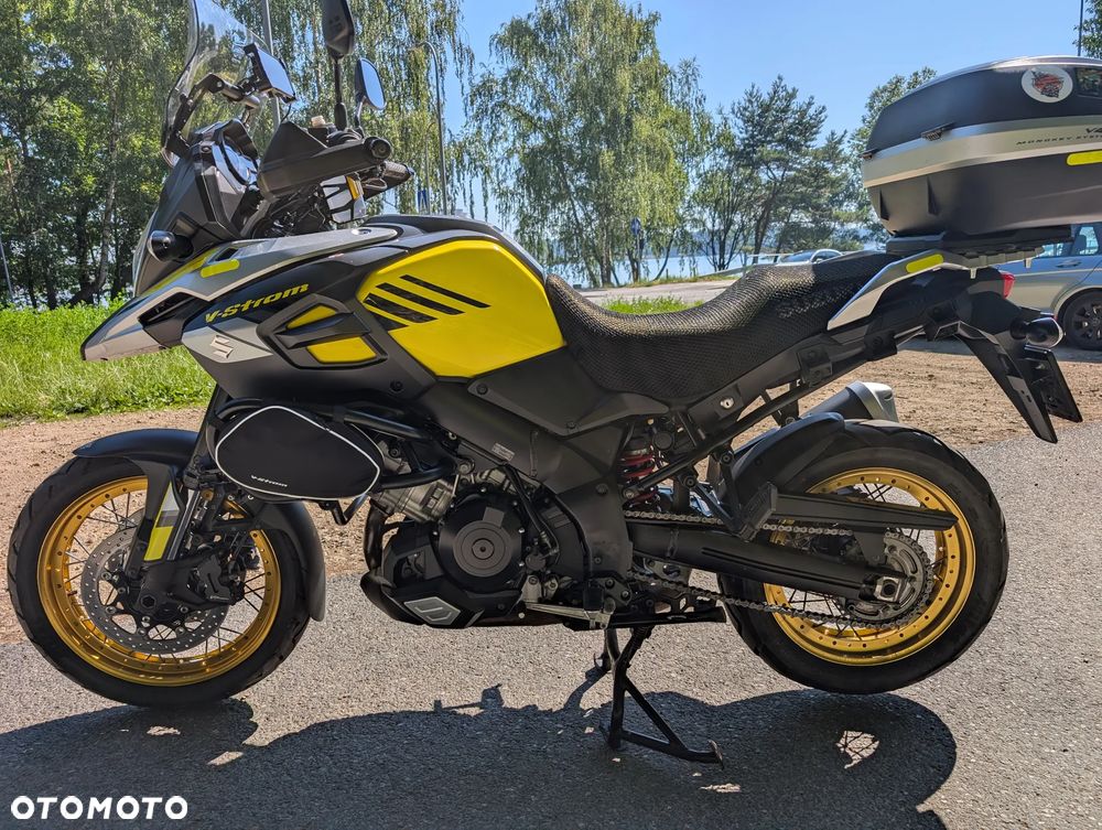 Suzuki V-STROM - 1