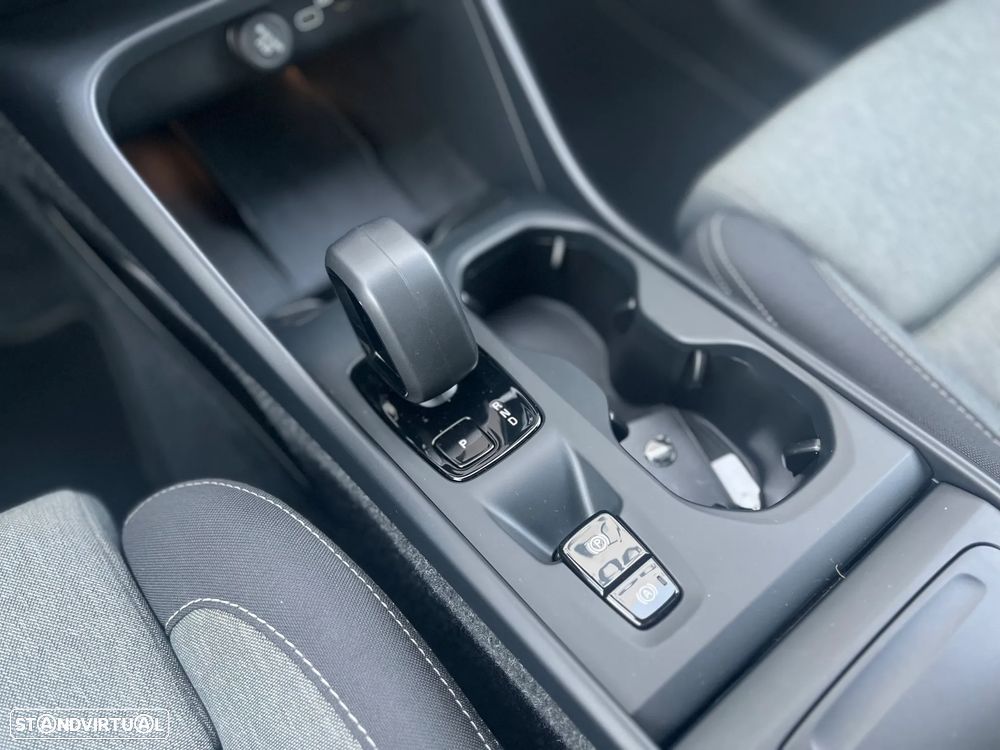 Volvo XC 40 2.0 B3 Core - 21