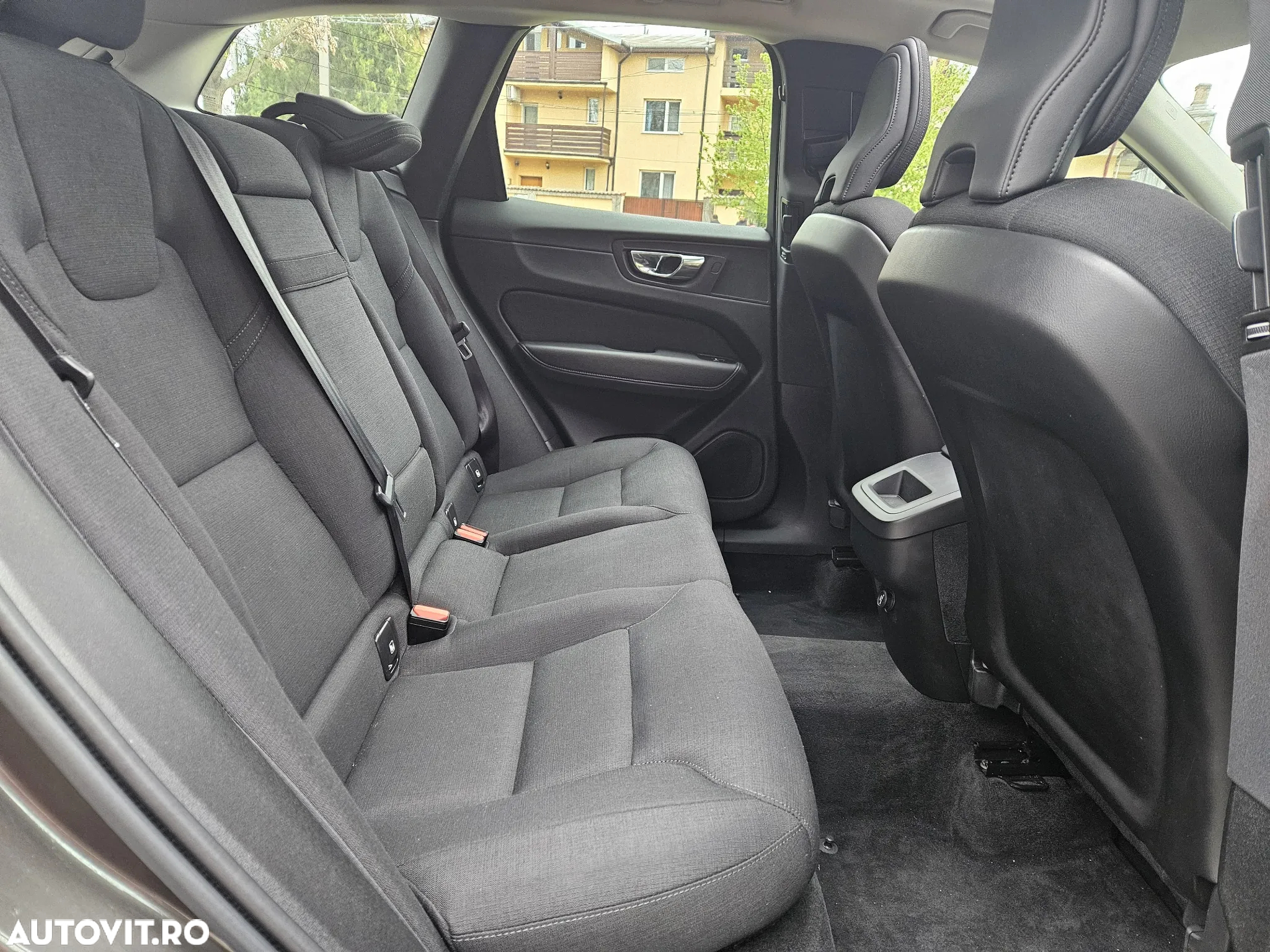 Volvo XC 60 D4 Momentum Pro - 19