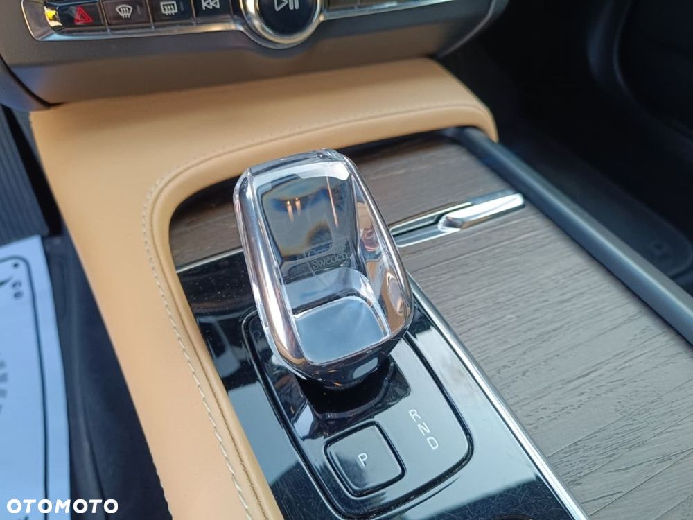 Volvo V90 Cross Country - 30
