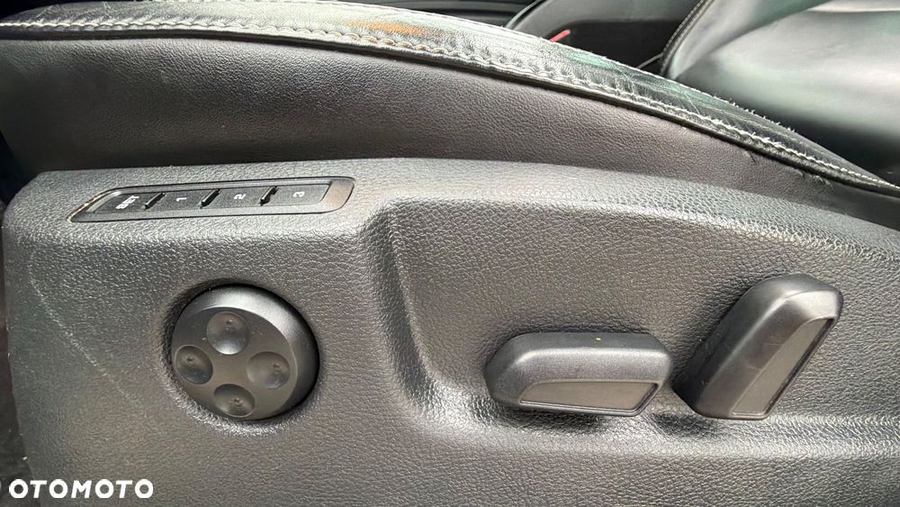 Skoda Superb 2.0 TDI DSG Ambition - 28