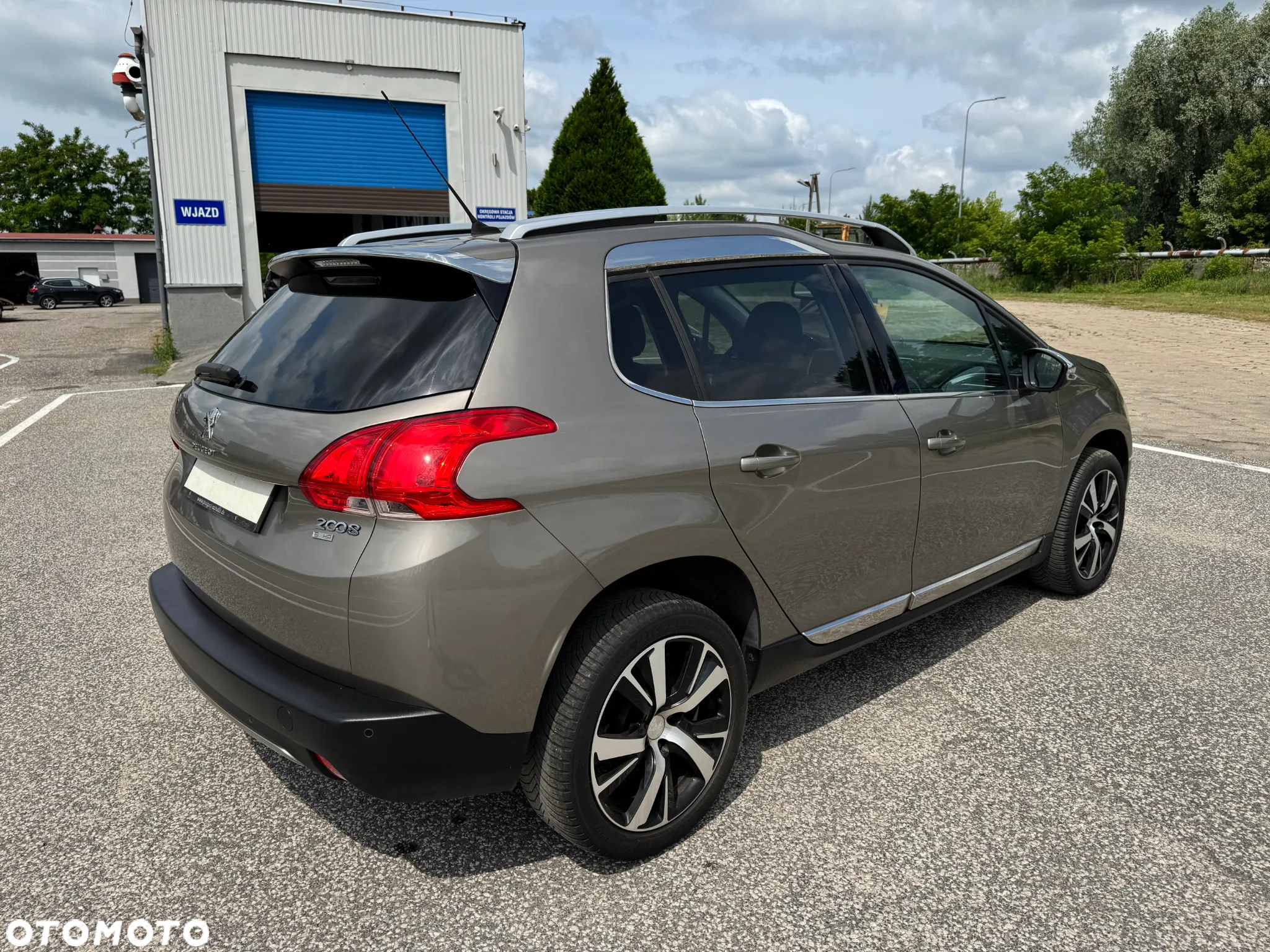 Peugeot 2008 1.2 PureTech Allure Pack S&S - 8