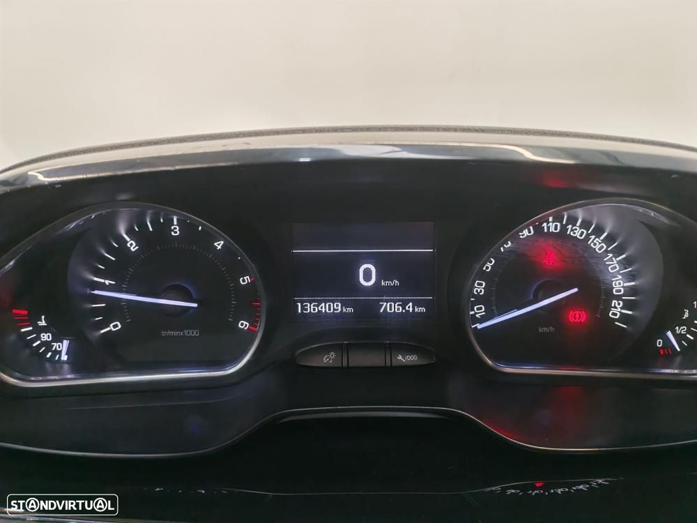 Peugeot 208 1.6 BlueHDi Style - 13