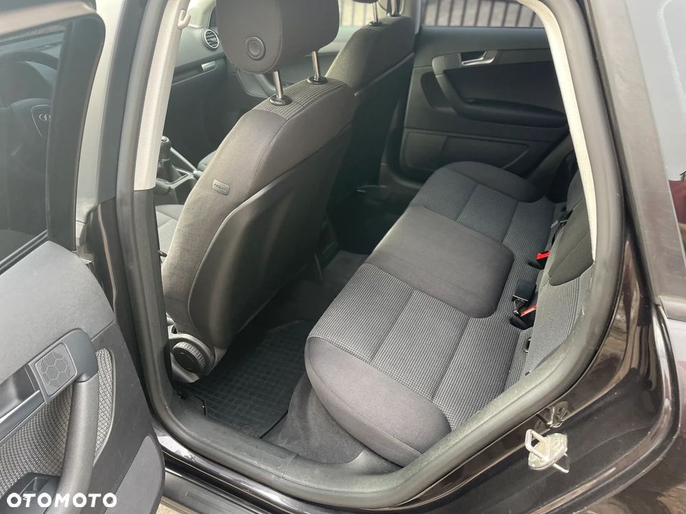 Audi A3 Sportback 2.0 TDI DPF quattro Ambiente - 6