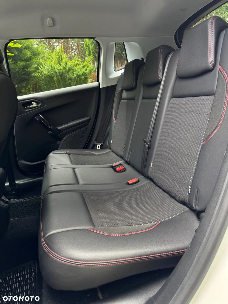 Peugeot 2008 PureTech 110 Stop&Start EAT6 GT-Line Edition - 16