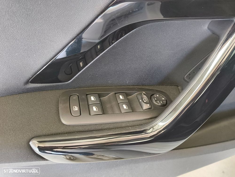 Peugeot 208 1.2 PureTech Allure EAT6 - 11