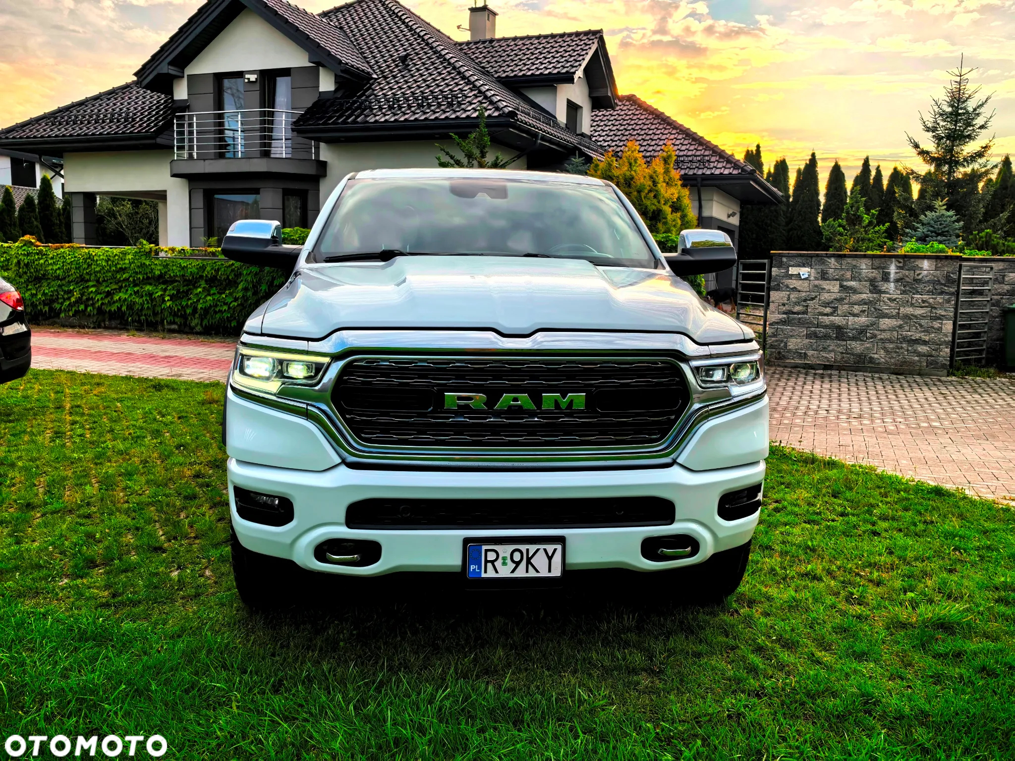 Dodge RAM - 2
