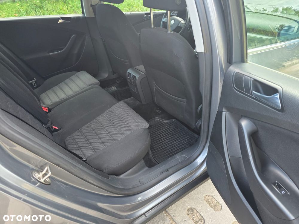 Volkswagen Passat 2.0 TDI DPF Highline - 10
