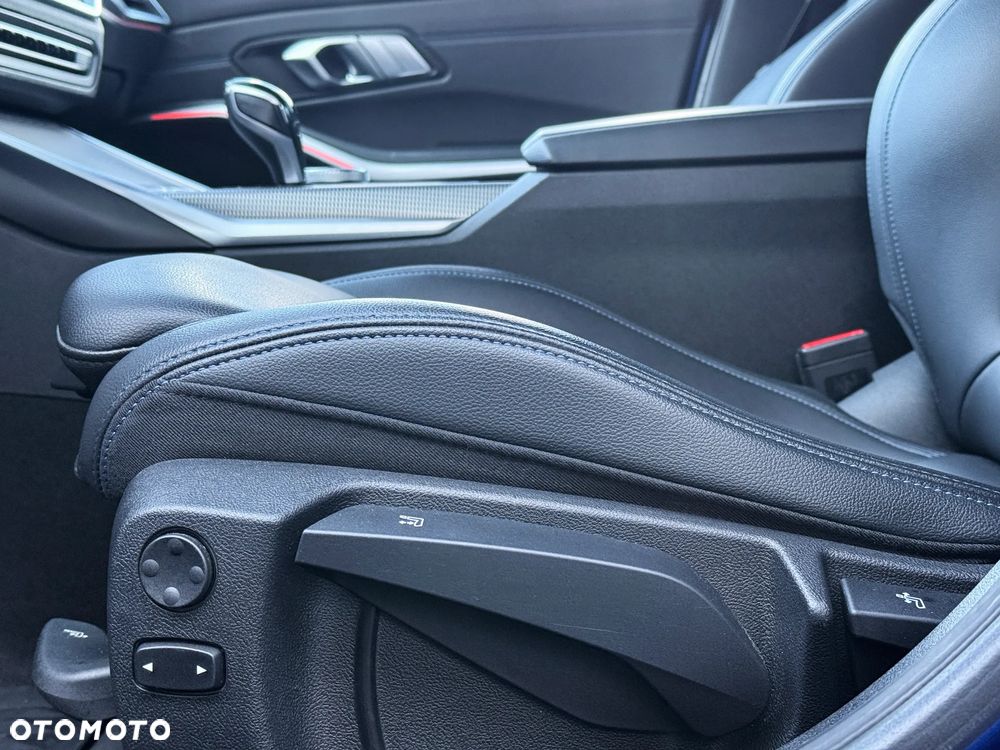 BMW Seria 3 320i GPF M Sport - 24