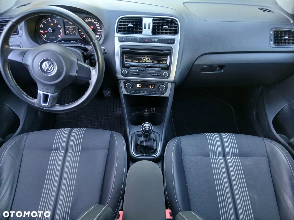 Volkswagen Polo 1.2 TSI MATCH - 9