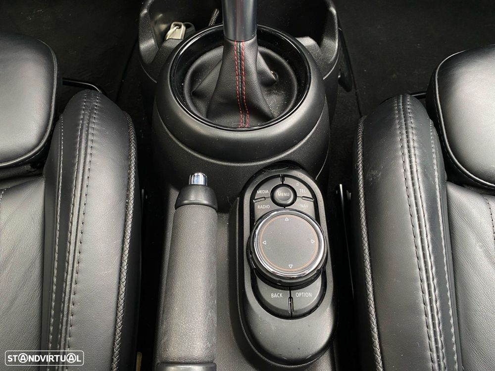 MINI 3 Portas John Cooper Works Auto Desportiva - 12