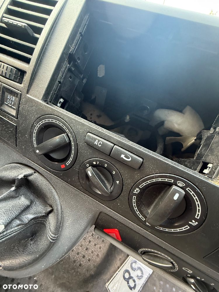 Volkswagen Transporter T5 TDI L1H1 Mixt - 8