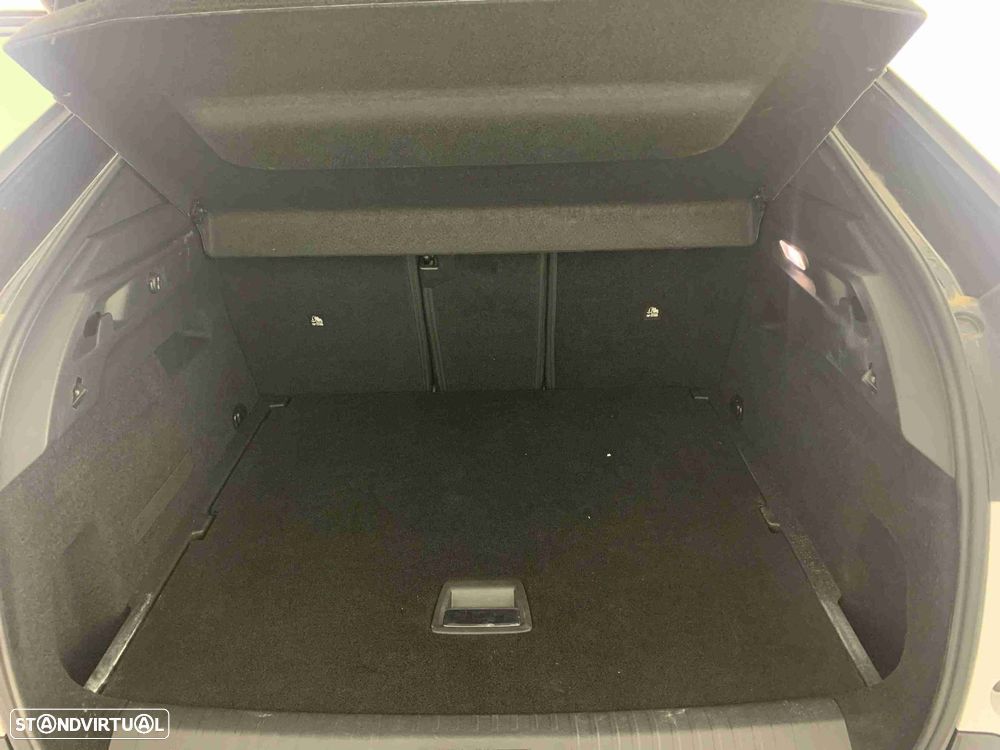 Peugeot E-3008 73 kWh GT - 12