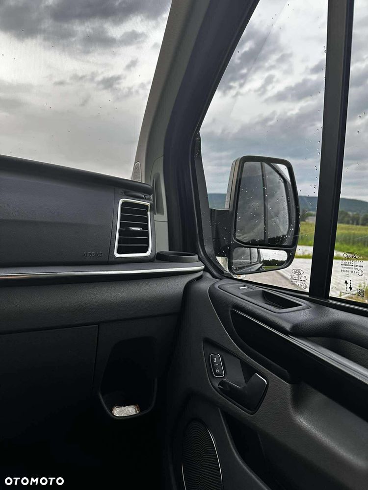 Ford Tourneo Custom - 23