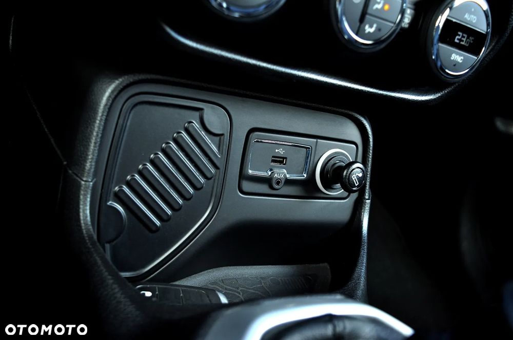 Jeep Renegade 1.4 MultiAir Limited FWD S&S - 34