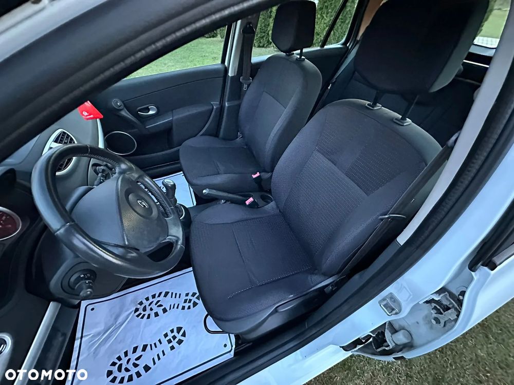 Renault Clio - 9