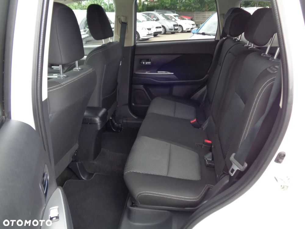 Mitsubishi Outlander 2.0 2WD Diamant Edition - 18