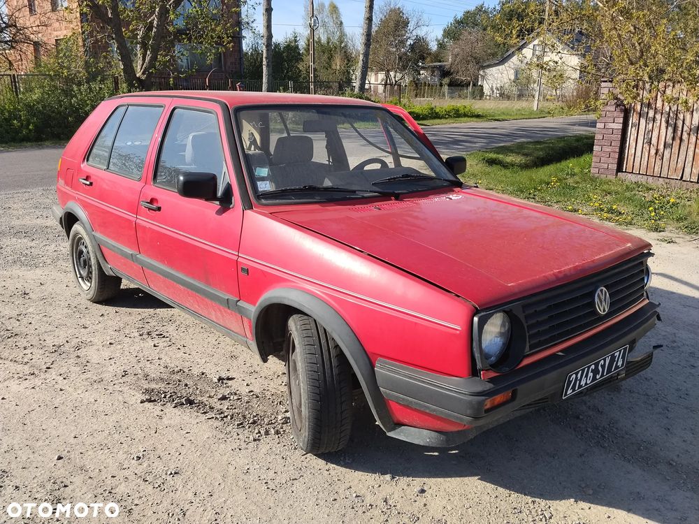 Volkswagen Golf - 1