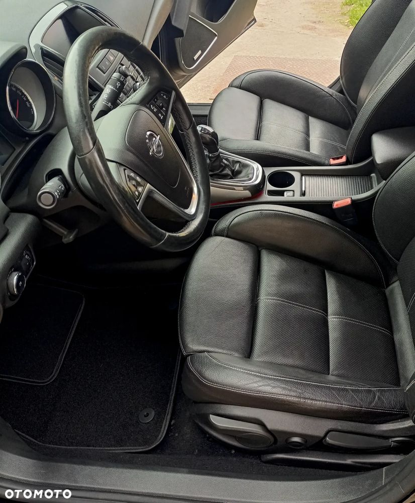 Opel Astra 2.0 CDTI Exklusiv - 9