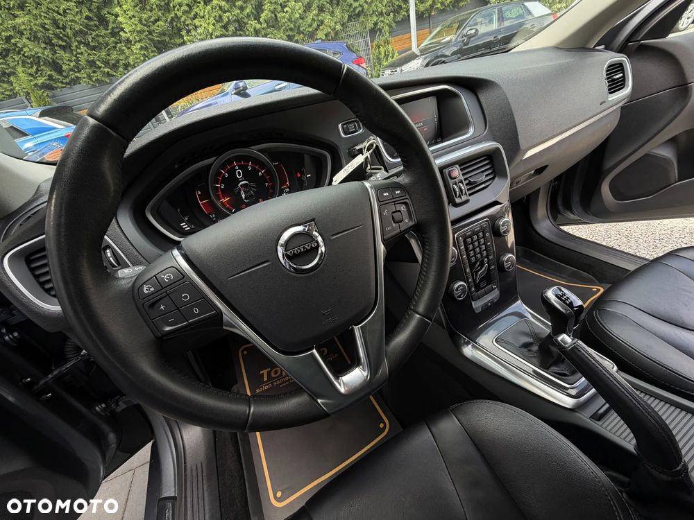 Volvo V40 T3 Momentum - 28