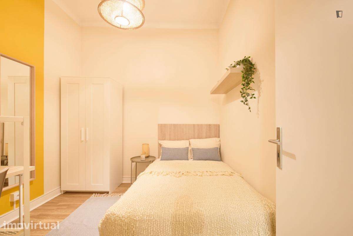 Quarto - localizado em Marquês de Pombal Lisbon - Grande imagem: 3/45