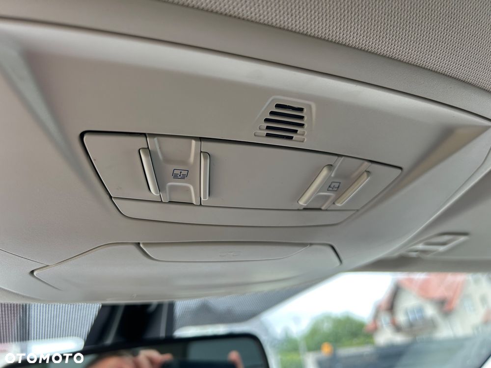 Ford Kuga 1.5 EcoBoost 2x4 Titanium - 35