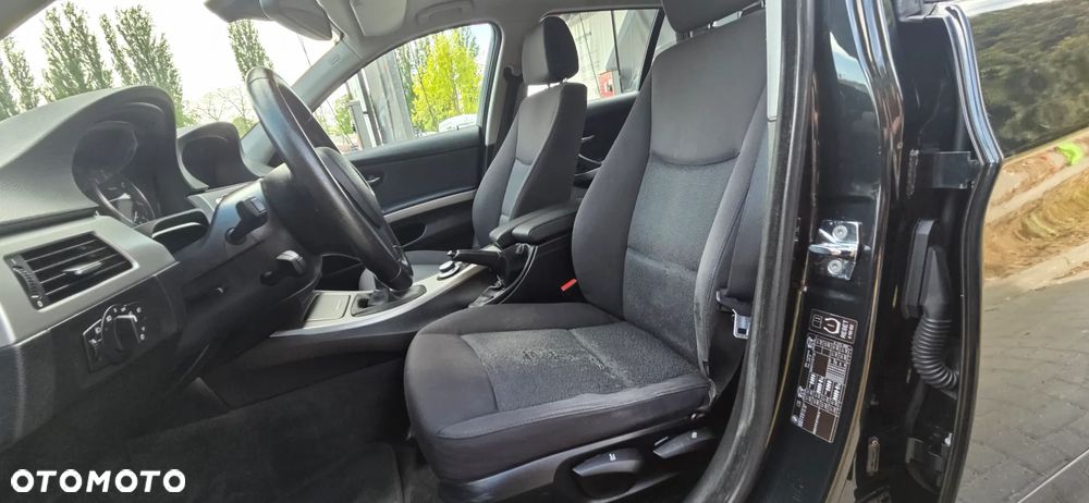 BMW Seria 3 320d DPF - 29