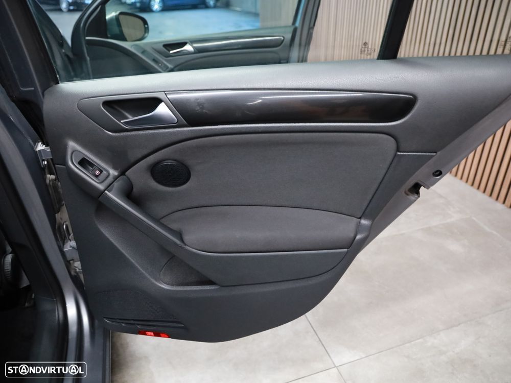 VW Golf 1.6 TDi Confortline - 23