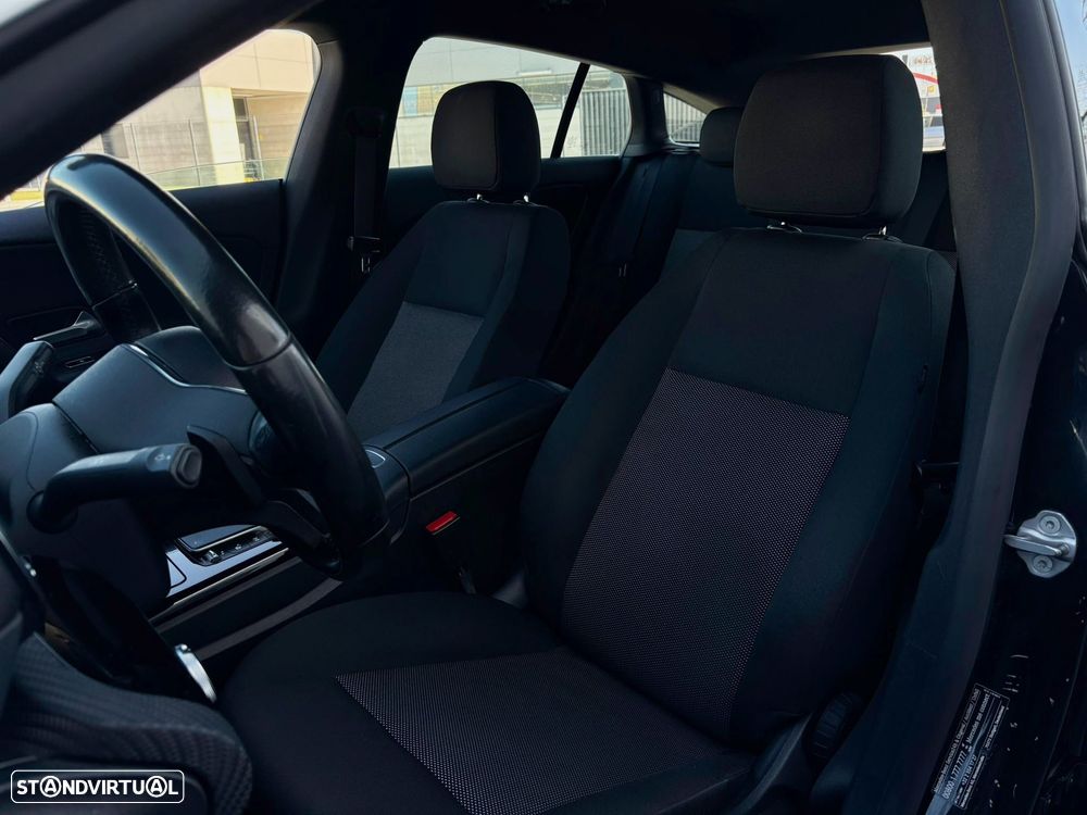 Mercedes-Benz CLA 180 d 7G-DCT Progressive - 14