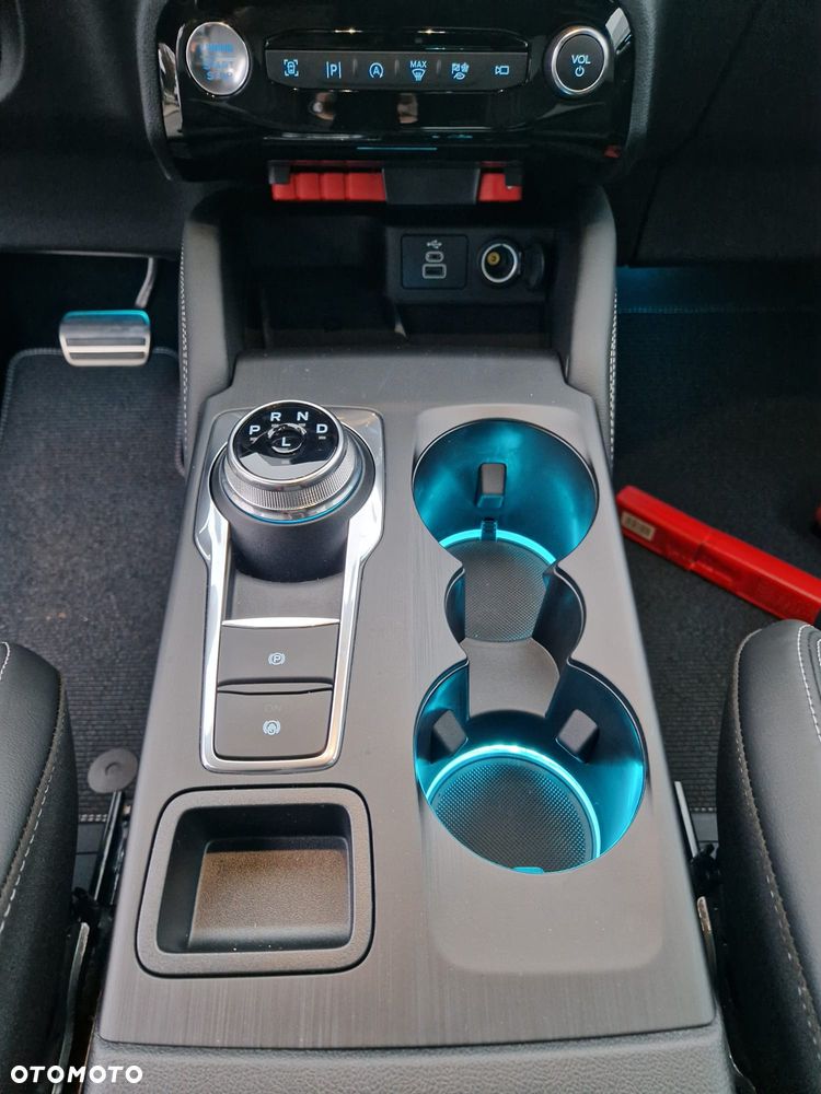 Ford Kuga - 11