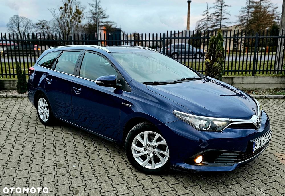 Toyota Auris Hybrid 135 Comfort - 4