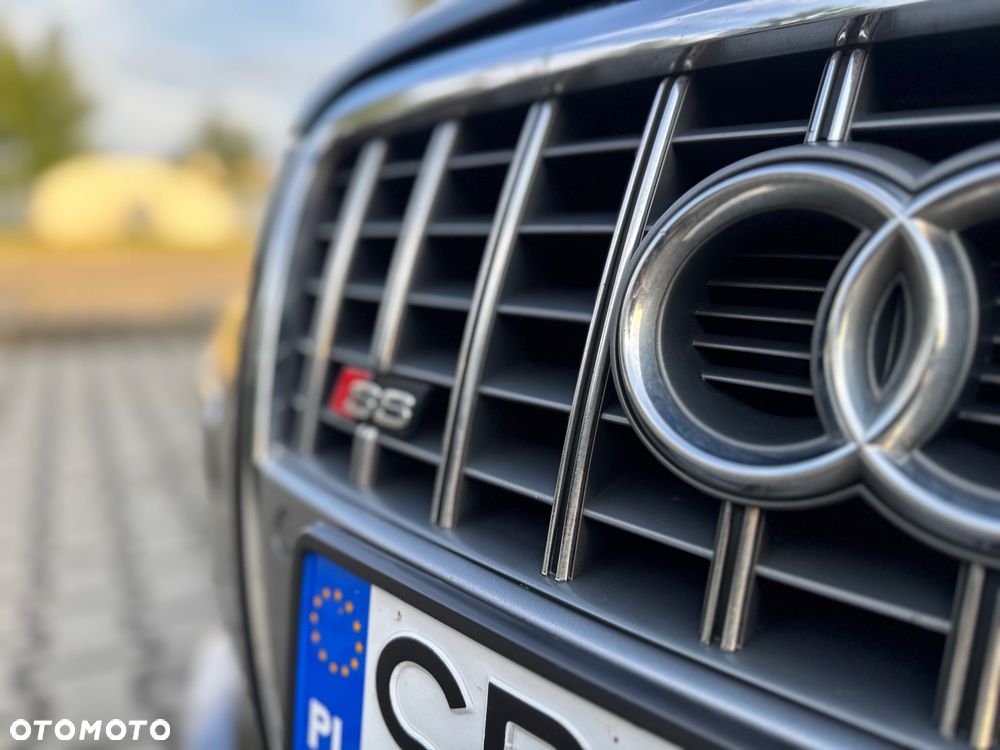 Audi S8 - 31