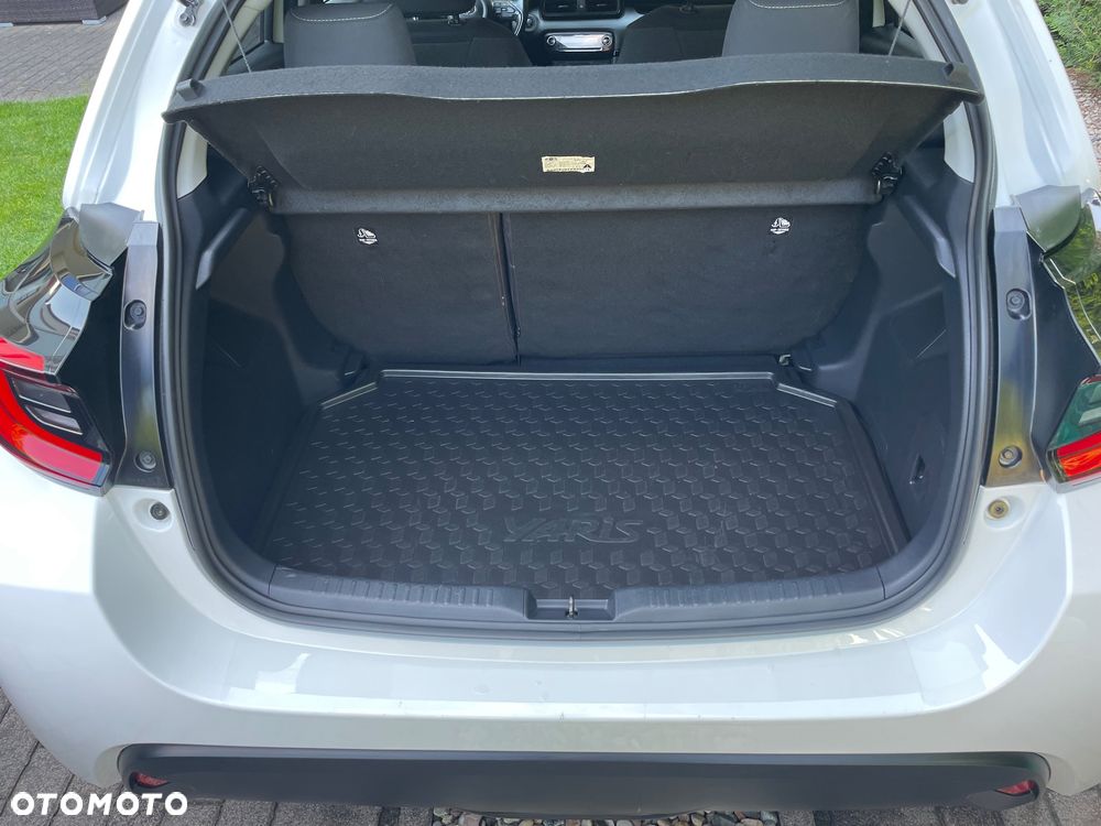 Toyota Yaris - 25