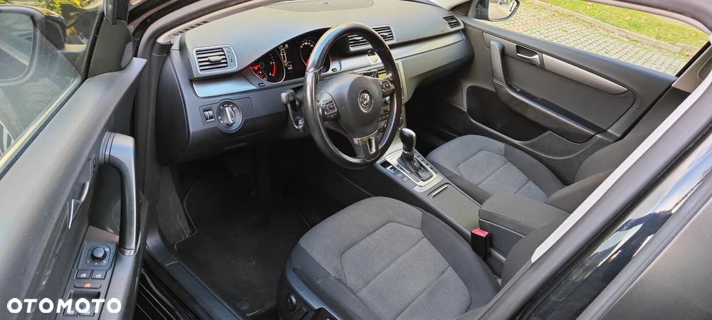 Volkswagen Passat Variant 2.0 TDI DSG BlueMotion Technology Comfortline - 11