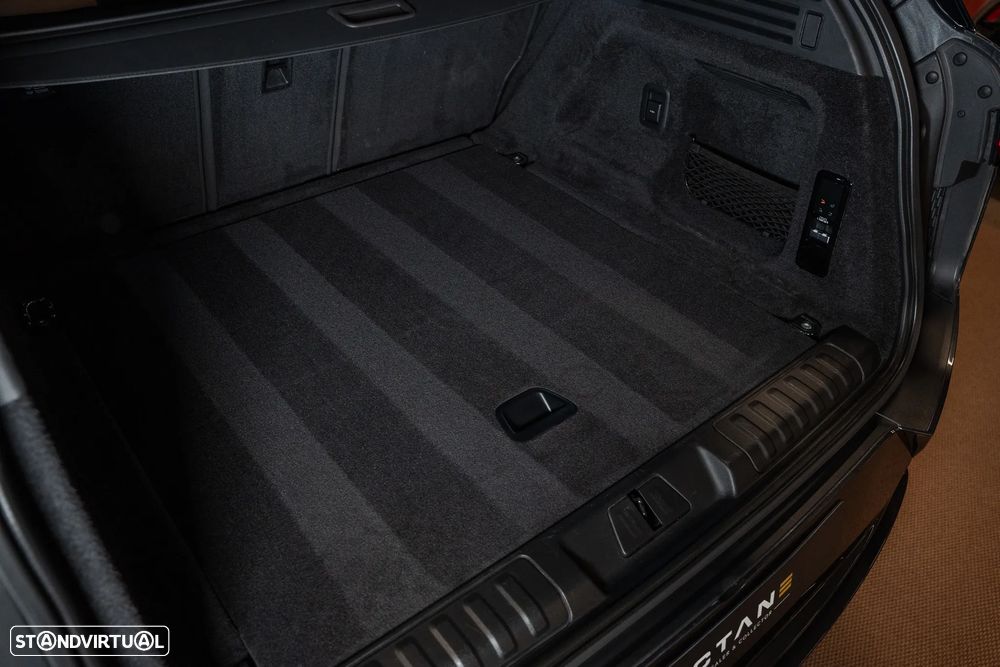 Land Rover Range Rover Sport P440e Hybrid Dynamic SE - 36