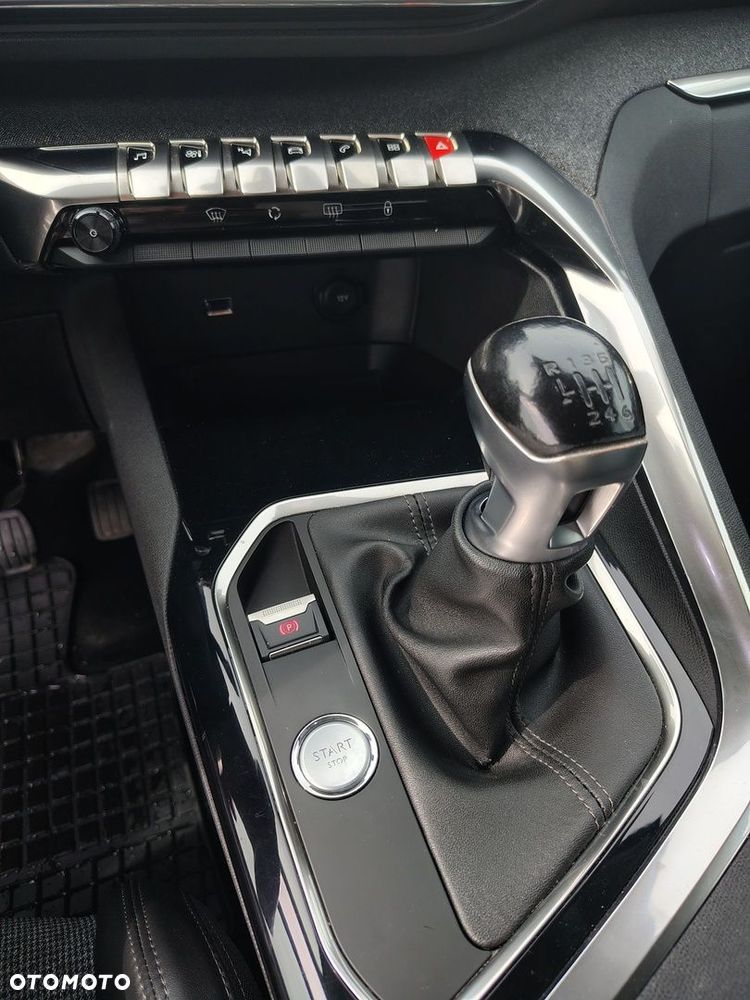 Peugeot 3008 1.2 PureTech Allure - 19