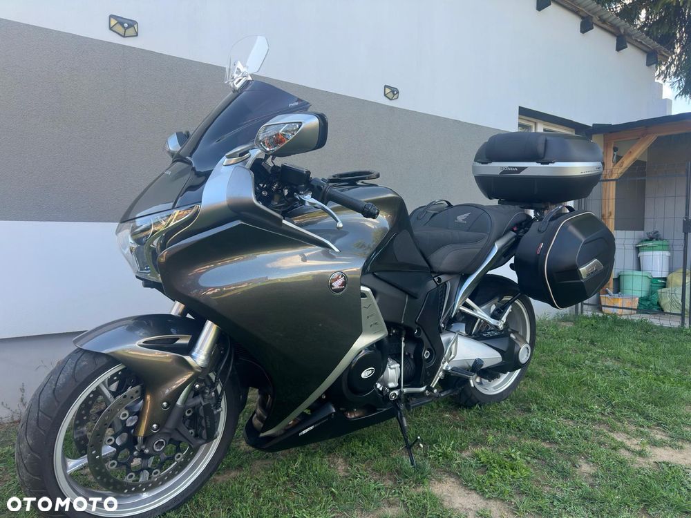 Honda VFR - 10