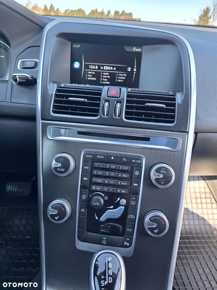 Volvo XC 60 D4 Geartronic Momentum - 32