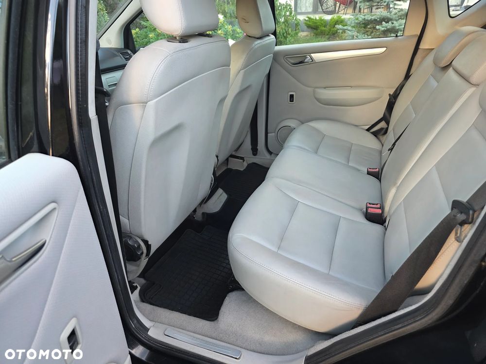 Mercedes-Benz Klasa A 200 CDI Autotronic Avantgarde - 13