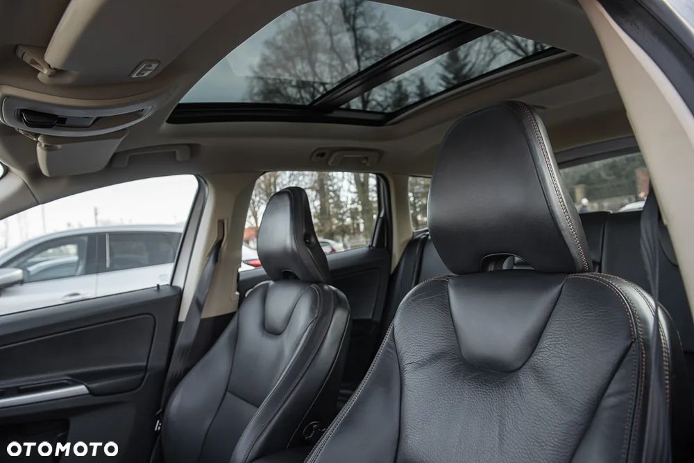 Volvo XC 60 T6 AWD Momentum - 26