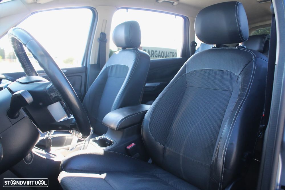 Ford S-Max 1.8 TDCi Titanium 7L - 32