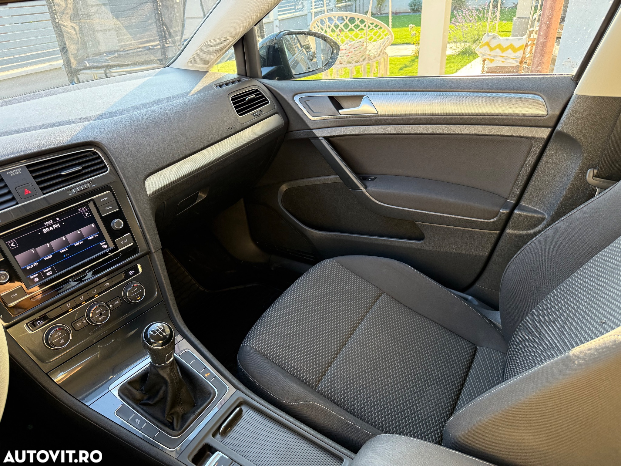 Volkswagen Golf 1.6 TDI Highline - 20