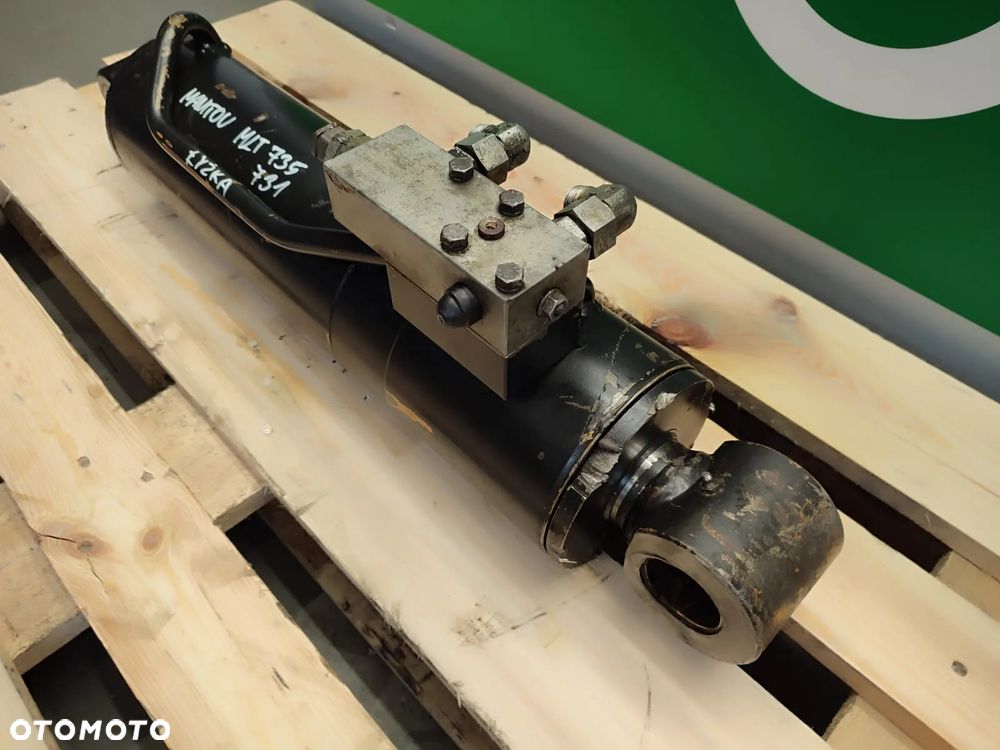 Siłownik hydrauliczny wychyłu łyżki MANITOU MLT 735 - 3