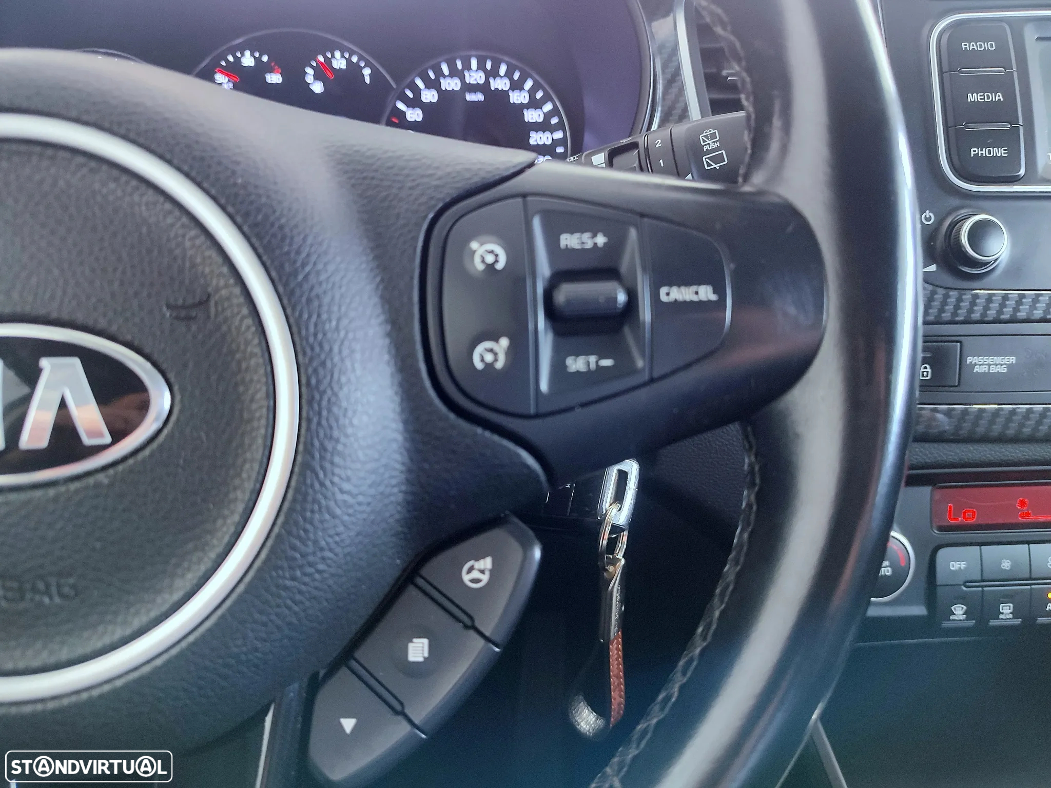 Kia Carens 1.7 CRDi ISG TX - 26