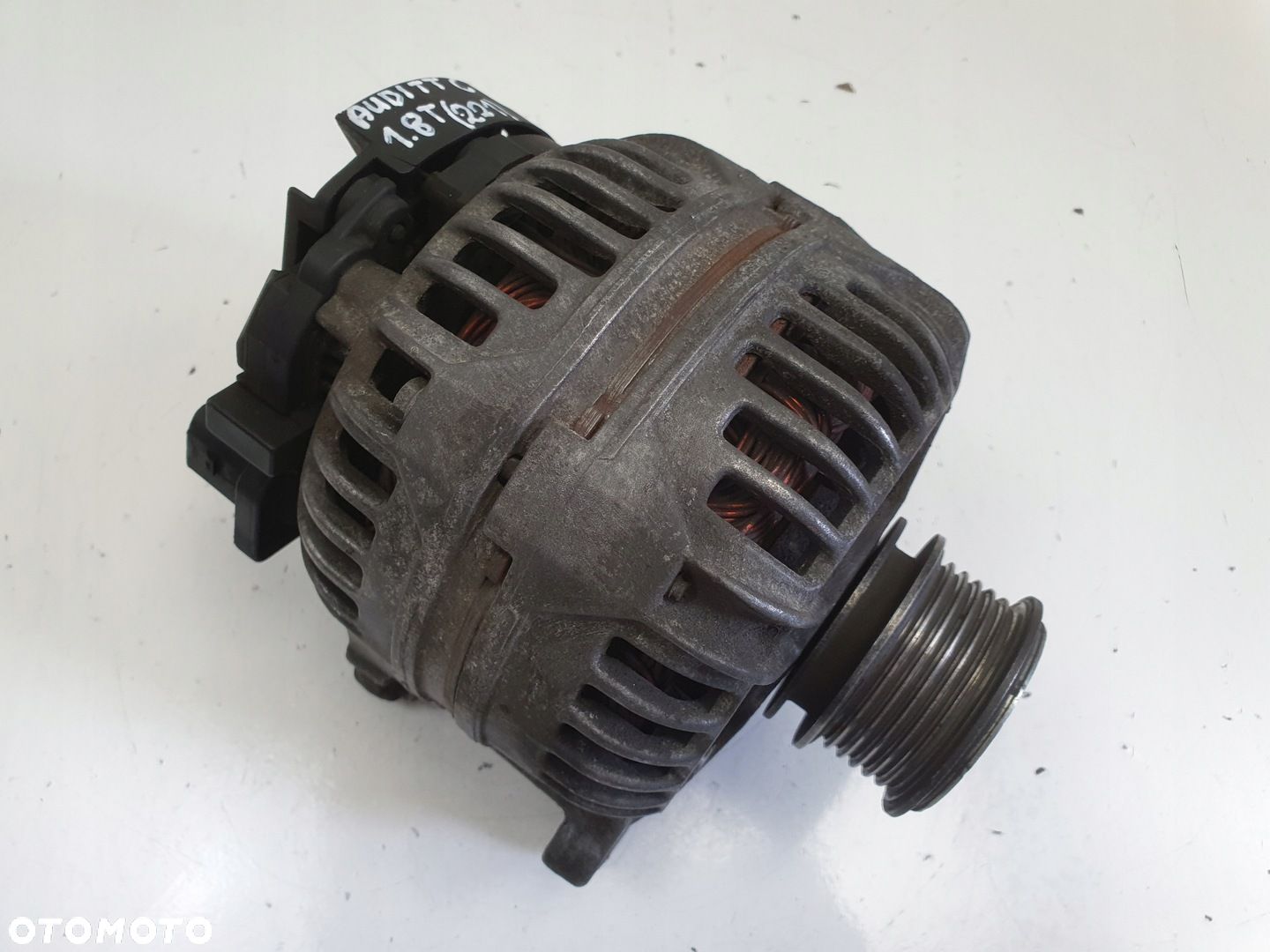 Audi TT 1.8 T ALTERNATOR bosch 028903028E 120A - 1